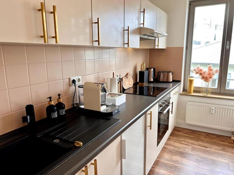 Bali Home Stylische Wohnung Mit Terrasse Schönefeld Exteriér fotografie